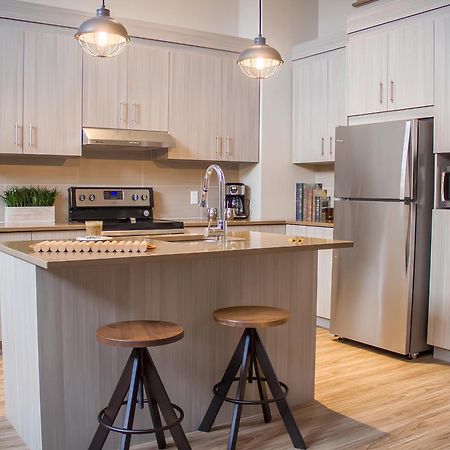 Le Viking Resort Sainte-Marguerite-du-Lac-Masson エクステリア 写真